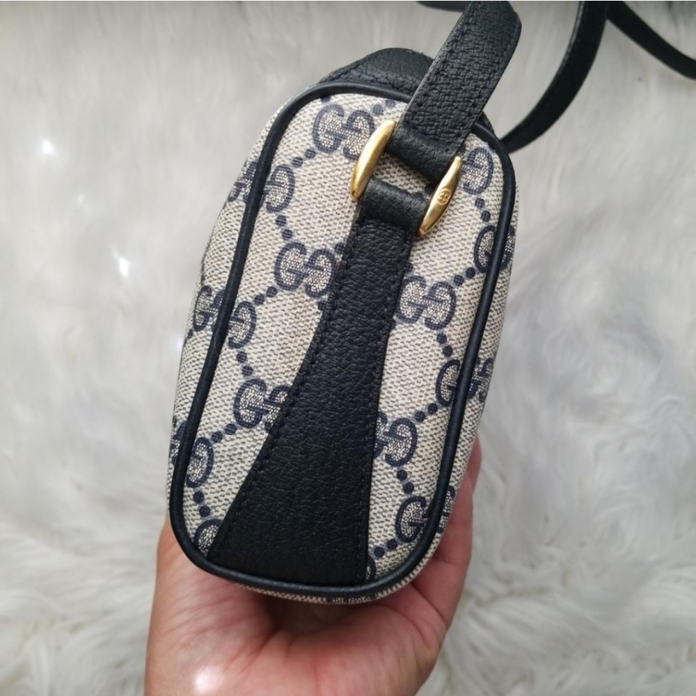 Authentic Vintage Gucci Crossbody Bag - Picture 5 of 12